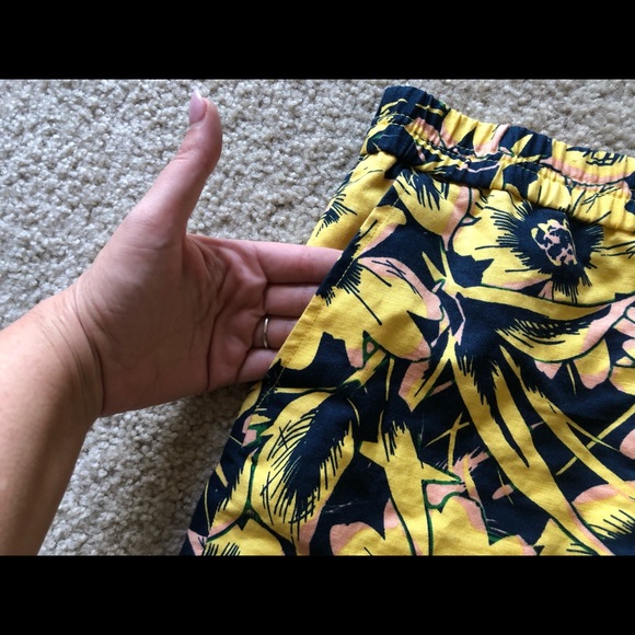 J Crew Tropical Floral Linen Shorts - Picture 2 of 4